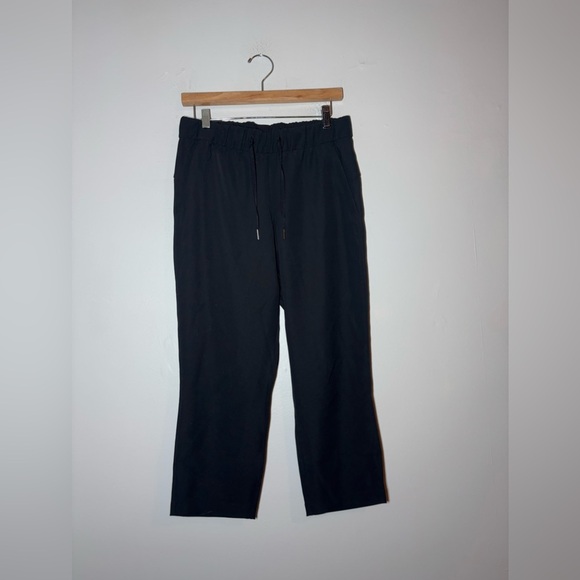 lululemon athletica Pants - Lululemon On the Fly Crop Straight Leg Pants Women Size 6